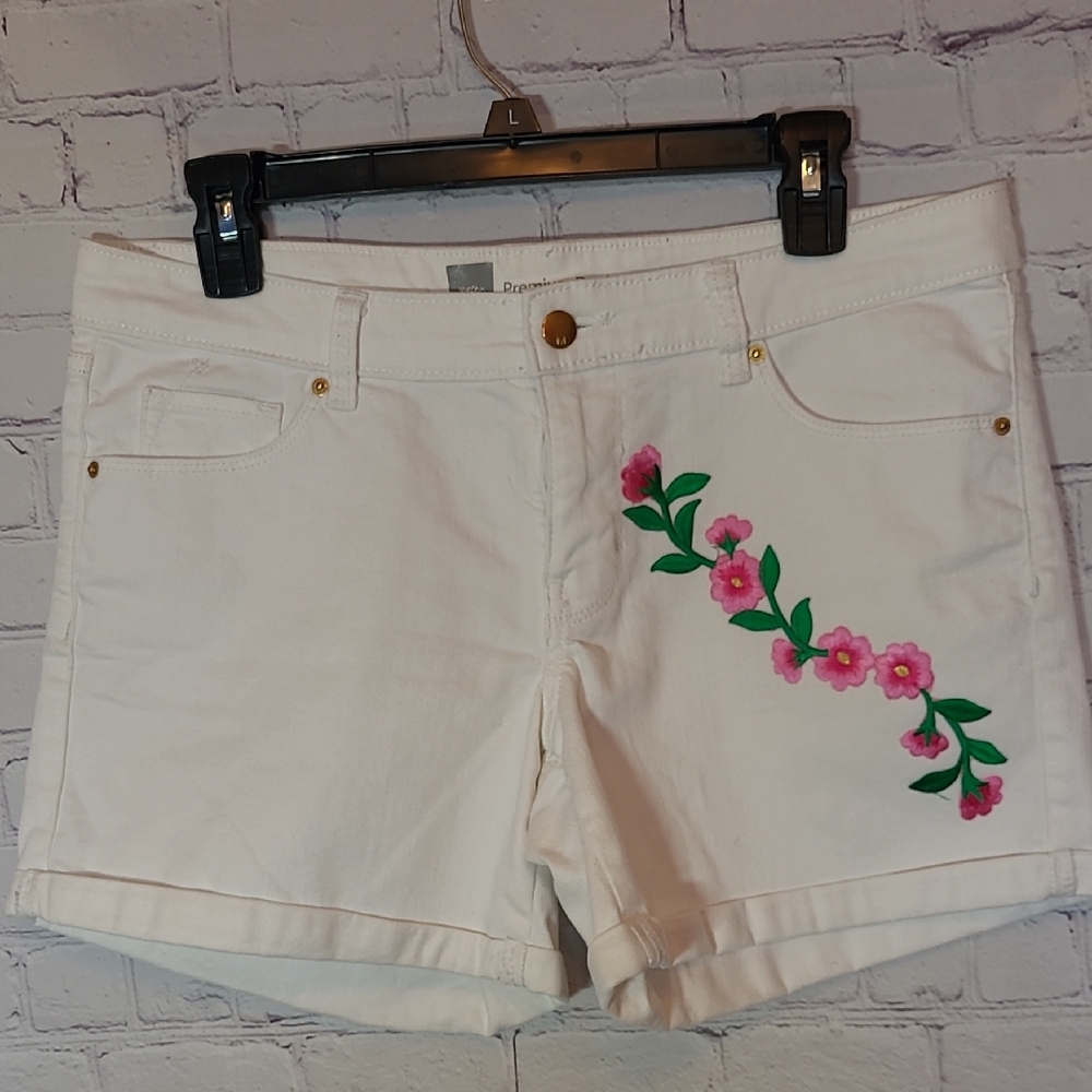 White Denim Upcycled Size 8 shorts Rolled Hem Pink Floral Accented